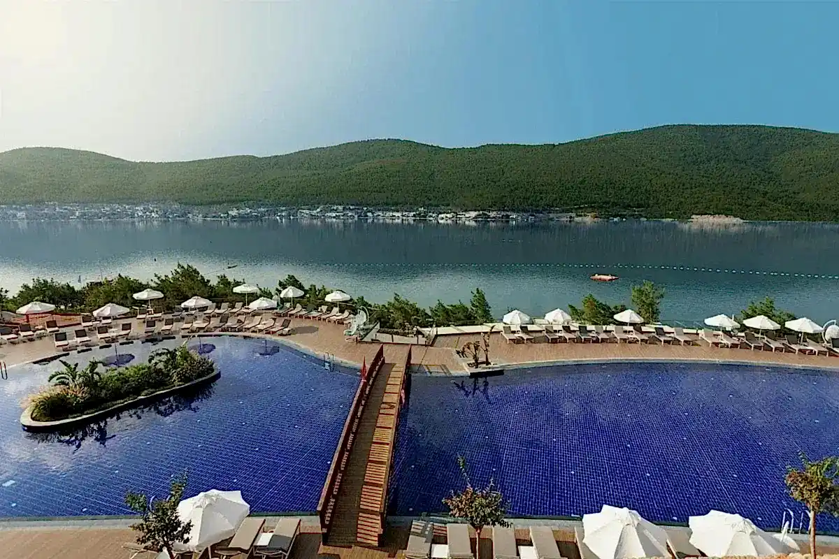 Titanic Deluxe Bodrum Rulo Çim Tedariki | Lənkəran Kurumsal Peyzaj Çözümleri