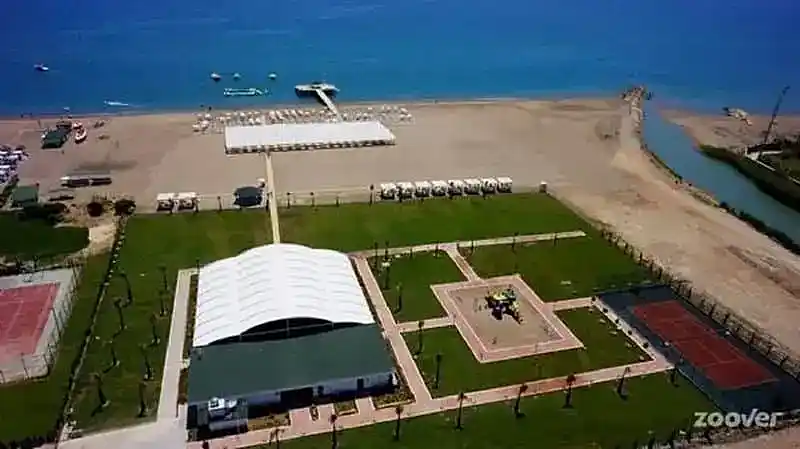 Ramada Resort Lara | 7500 m² Profesyonel Rulo Çim Tedariki (Bakı / Kundu)